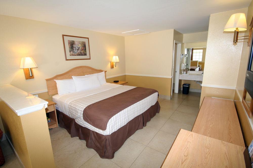 Edinburg Executive Inn Eksteriør billede